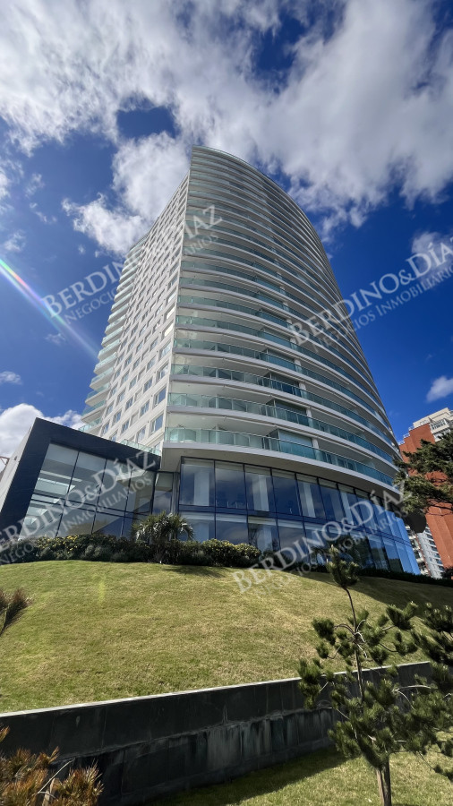 Apartamento ID.3095 - Venta de Apartamento de 3 Suites + dependencia en primera línea de la Mansa