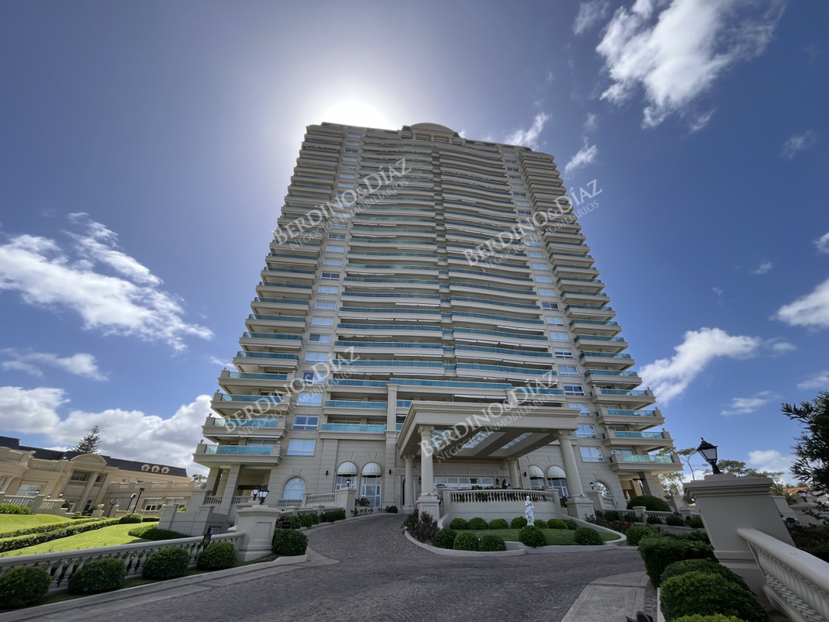 Apartamento ID.3093 - VENTA ALQUILER APARTAMENTO PRIMERA LINEA MANSA PUNTA DEL ESTE