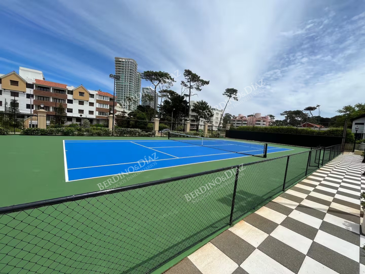 Apartamento ID.3093 - VENTA ALQUILER APARTAMENTO PRIMERA LINEA MANSA PUNTA DEL ESTE