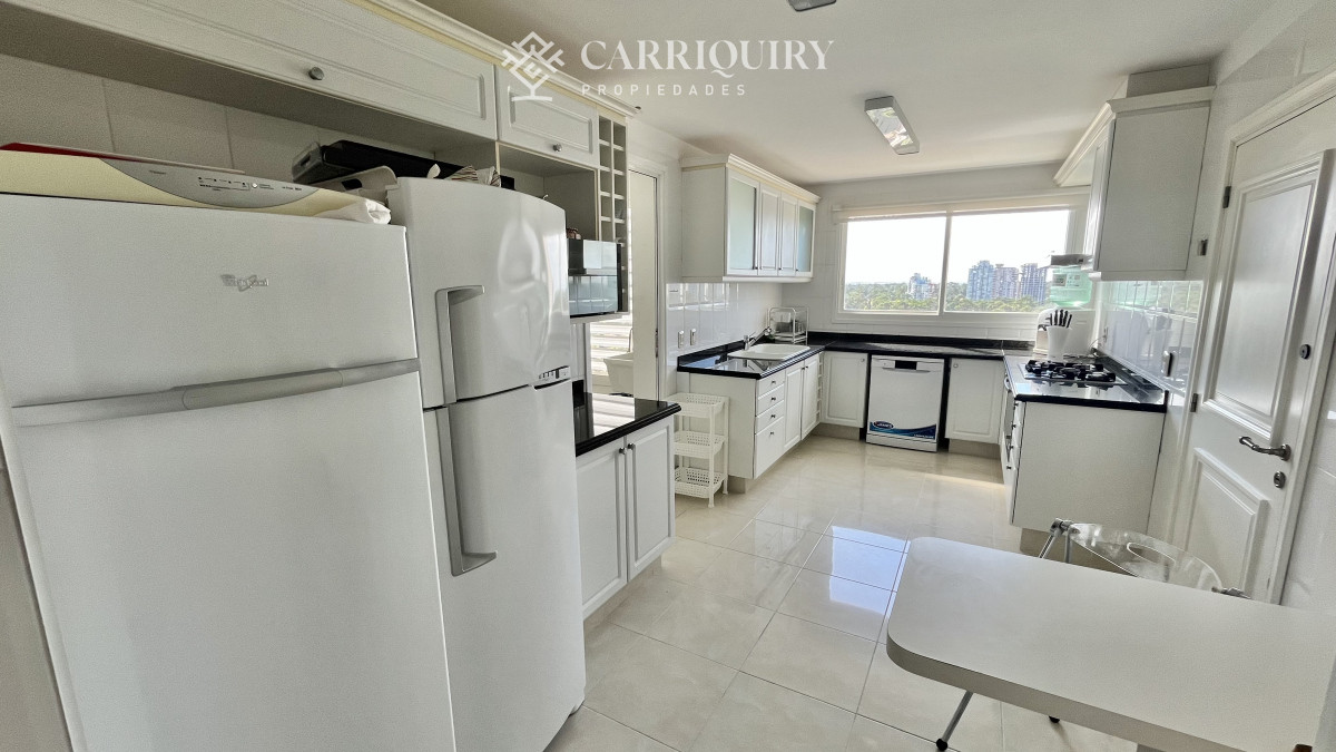 Apartamento ID.10493 - VENTA ALQUILER APARTAMENTO PRIMERA LINEA MANSA PUNTA DEL ESTE