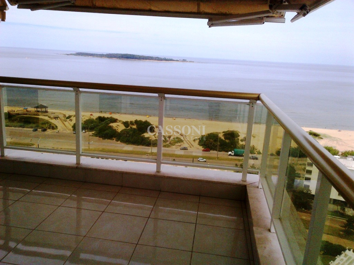 Apartamento ID.1990 - VENTA PUNTA DEL ESTE MANSA PRIMERA LINEA 