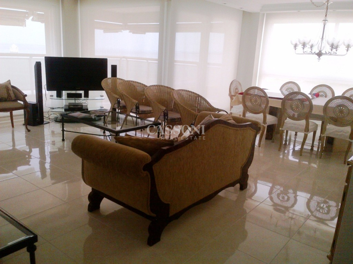 Apartamento ID.1990 - VENTA PUNTA DEL ESTE MANSA PRIMERA LINEA 