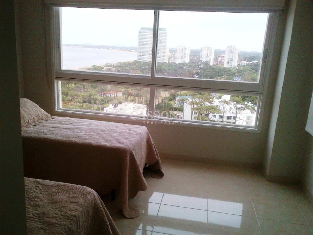 Apartamento ID.1990 - VENTA PUNTA DEL ESTE MANSA PRIMERA LINEA 