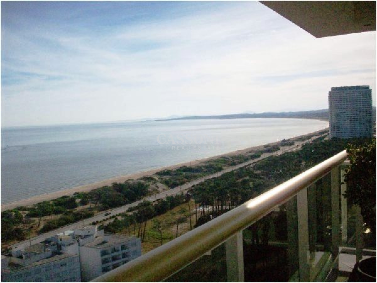 Apartamento ID.1990 - VENTA PUNTA DEL ESTE MANSA PRIMERA LINEA 