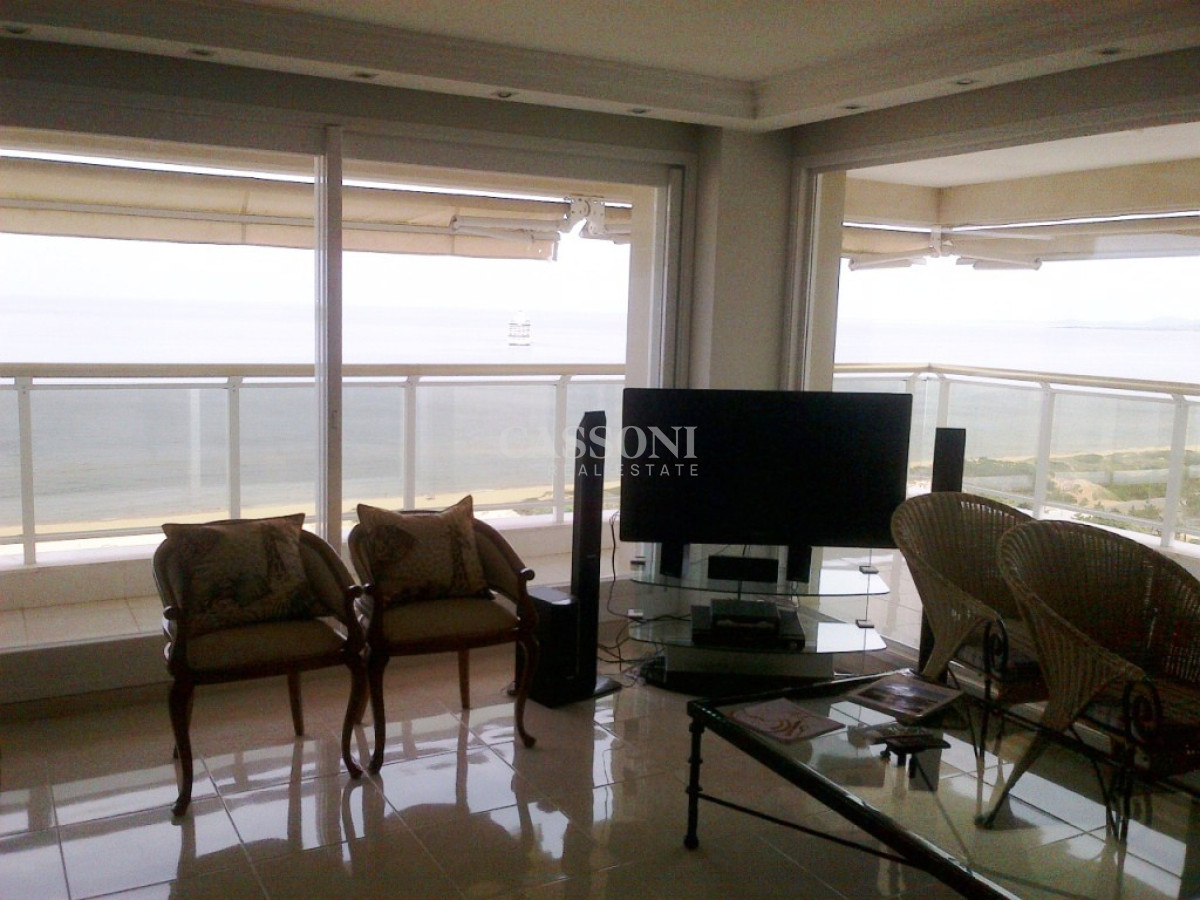 Apartamento ID.1990 - VENTA PUNTA DEL ESTE MANSA PRIMERA LINEA 