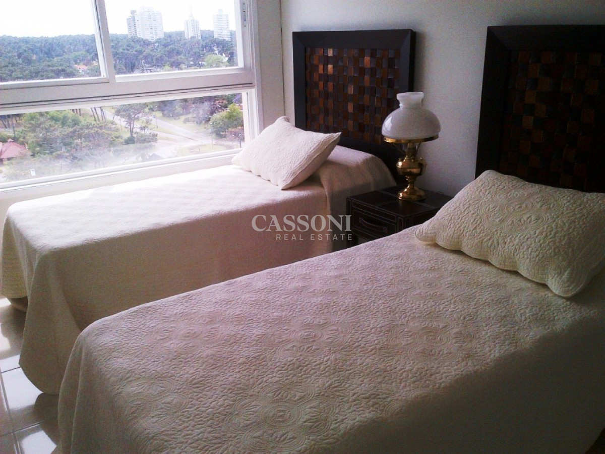 Apartamento ID.1990 - VENTA PUNTA DEL ESTE MANSA PRIMERA LINEA 
