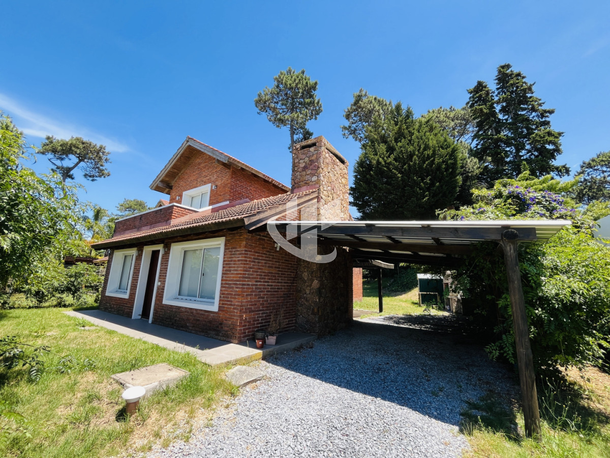 Casa ID.2559 - ALQUILER ANUAL USD 1.800 Jardines de Córdoba