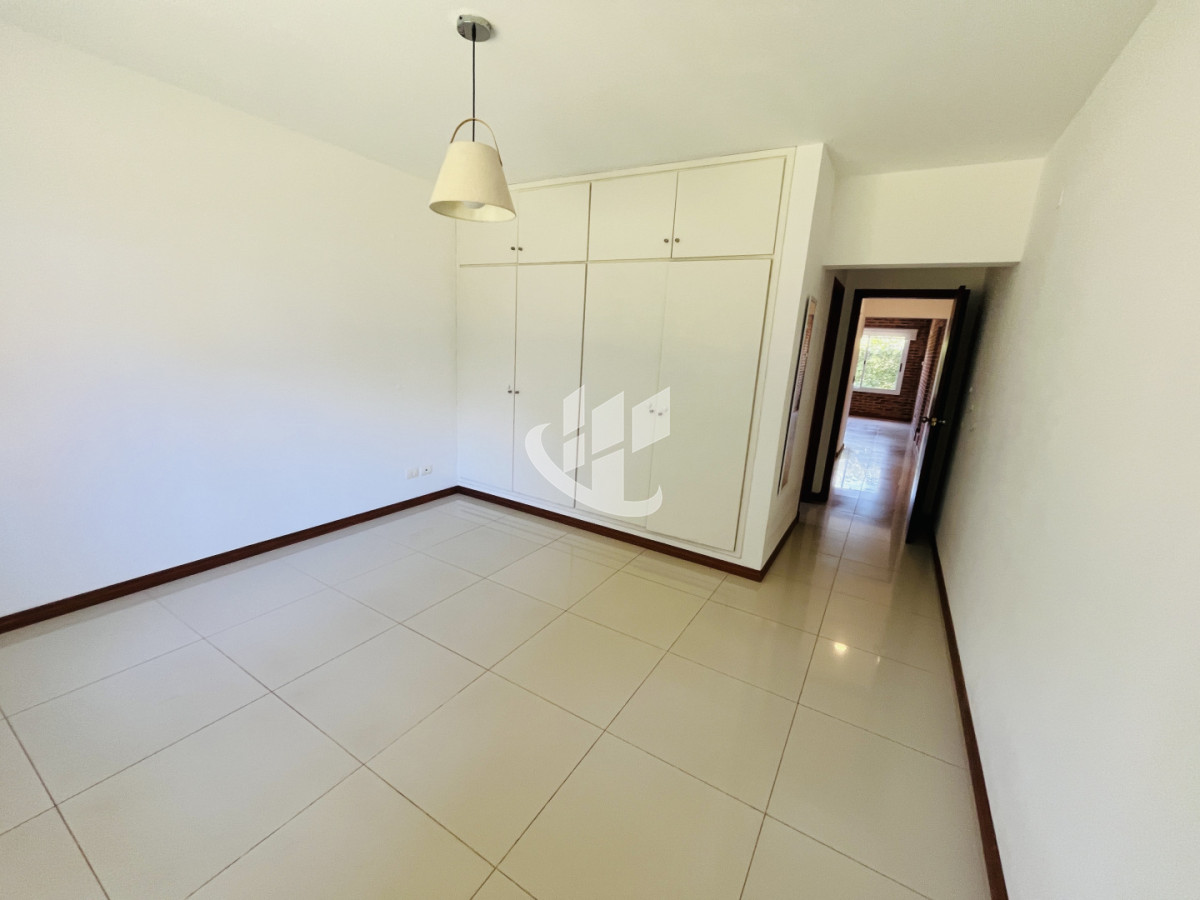 Casa ID.2559 - ALQUILER ANUAL USD 1.800 Jardines de Córdoba