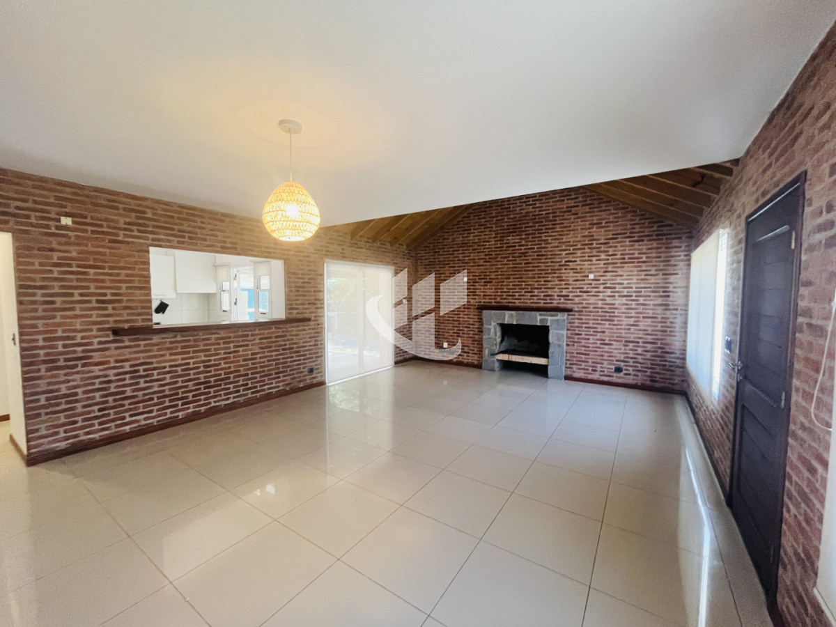 Casa ID.2559 - ALQUILER ANUAL USD 1.800 Jardines de Córdoba