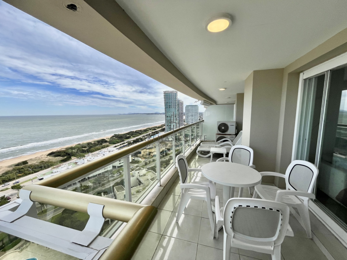 Apartamento ID.4516 - Apartamento en Mansa primera línea