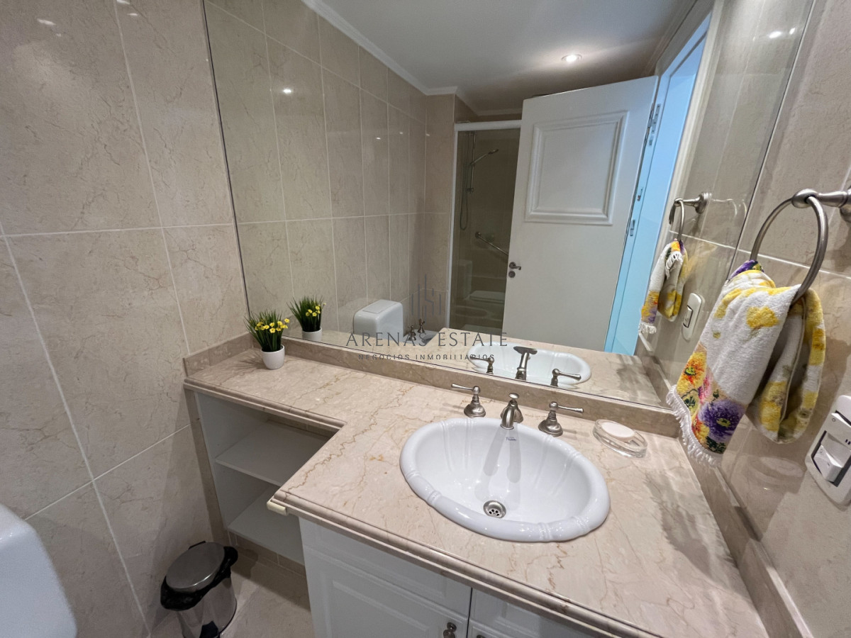 Apartamento ID.4516 - Apartamento en Mansa primera línea