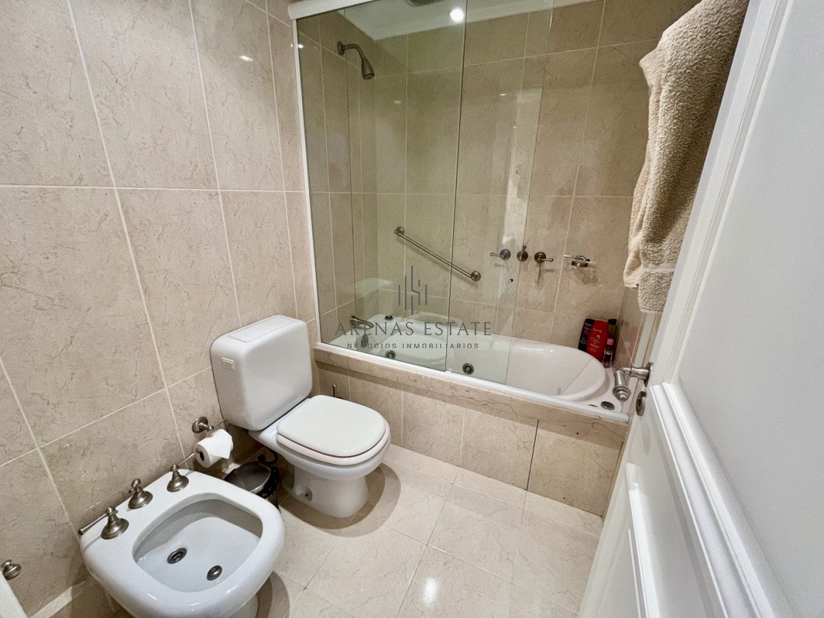 Apartamento ID.4516 - Apartamento en Mansa primera línea