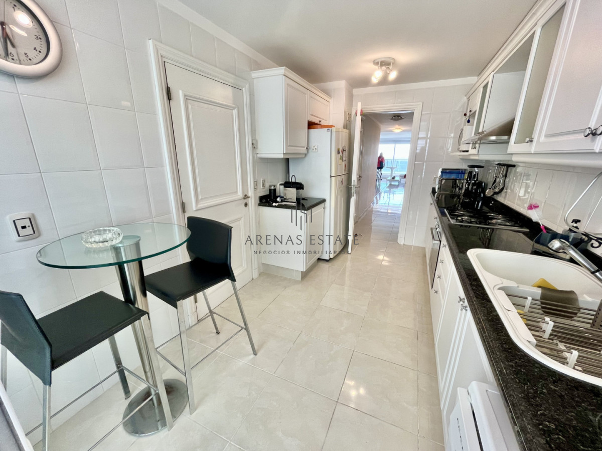 Apartamento ID.4516 - Apartamento en Mansa primera línea