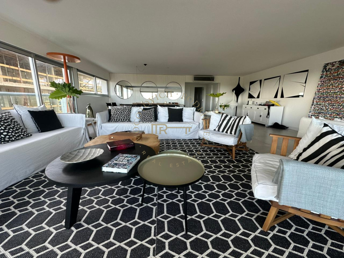Apartamento ID.2906 - VENTA BRAVA PRIMERA LINEA PUNTA DEL ESTE