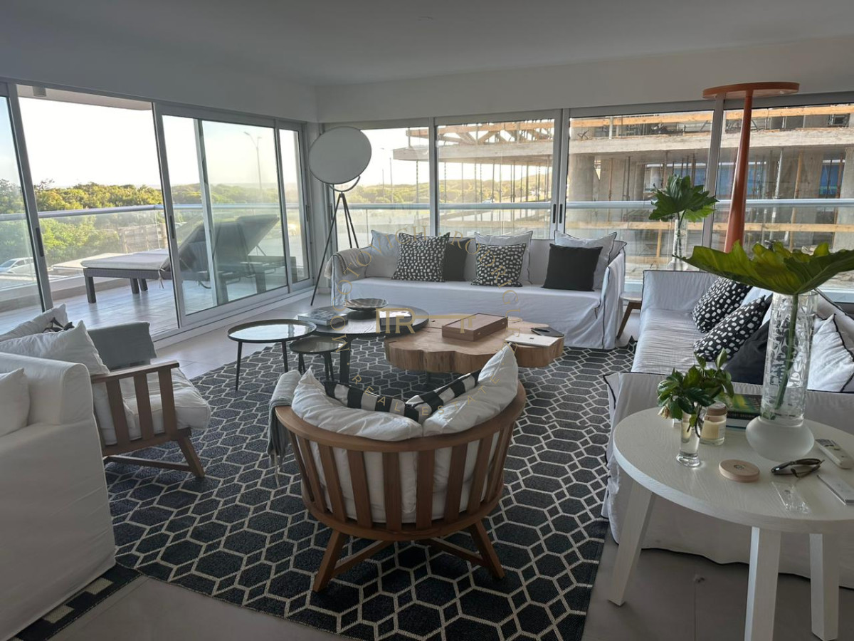 Apartamento ID.2906 - VENTA BRAVA PRIMERA LINEA PUNTA DEL ESTE
