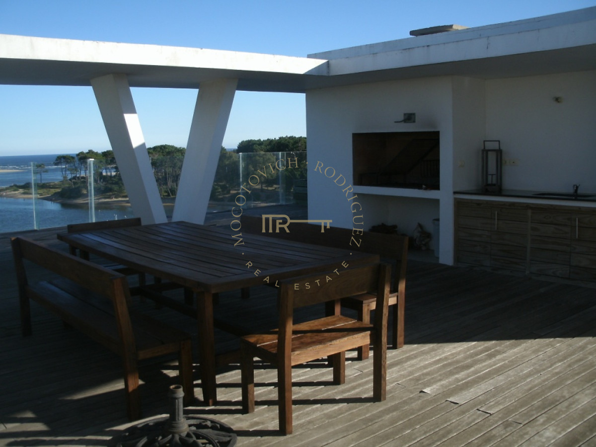 Apartamento ID.2878 - ALQUILER PENT HOUSE EN LA BARRA FRENTE DESEMBOCADURA ARROYO MALDONADO