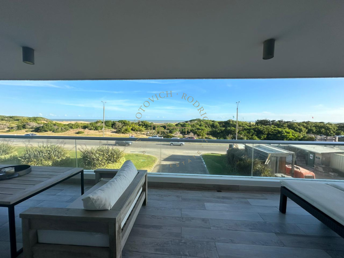 Apartamento ID.2906 - VENTA BRAVA PRIMERA LINEA PUNTA DEL ESTE