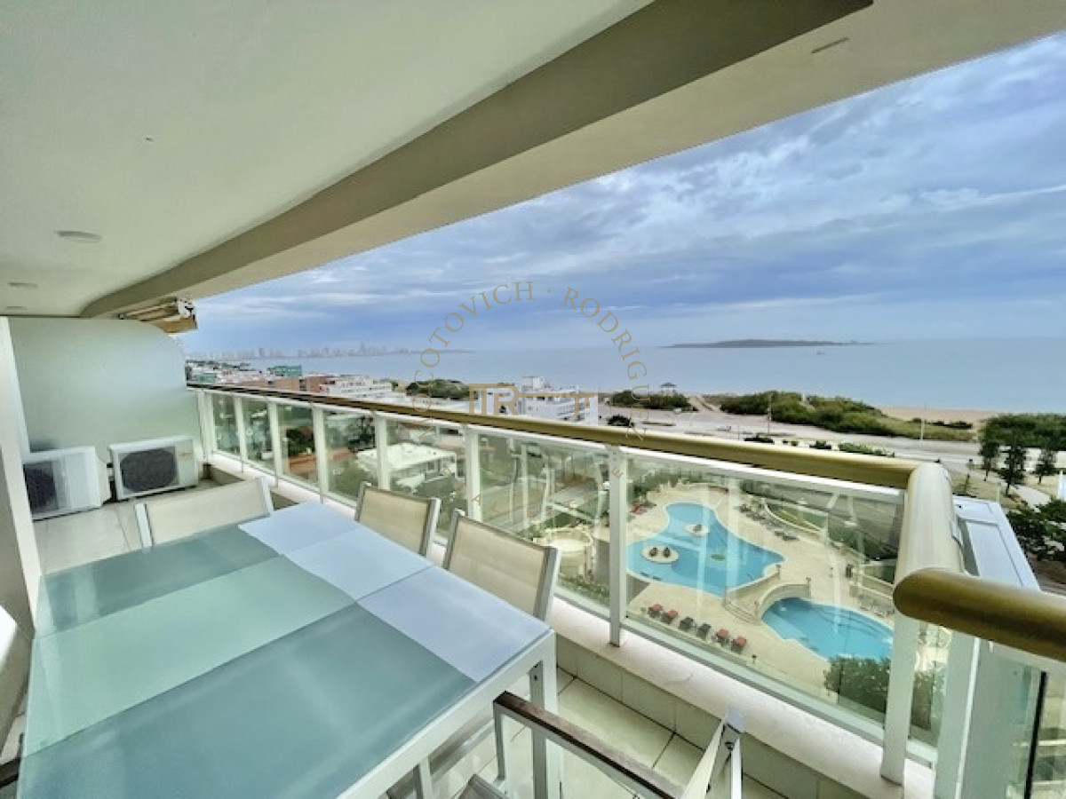 Apartamento ID.2065 - ALQUILER MANSA PRIMERA LINEA  DEPARTAMENTO 2 DORMITORIOS 2 BAÑOS GARAJE PISCINA MUCAMA