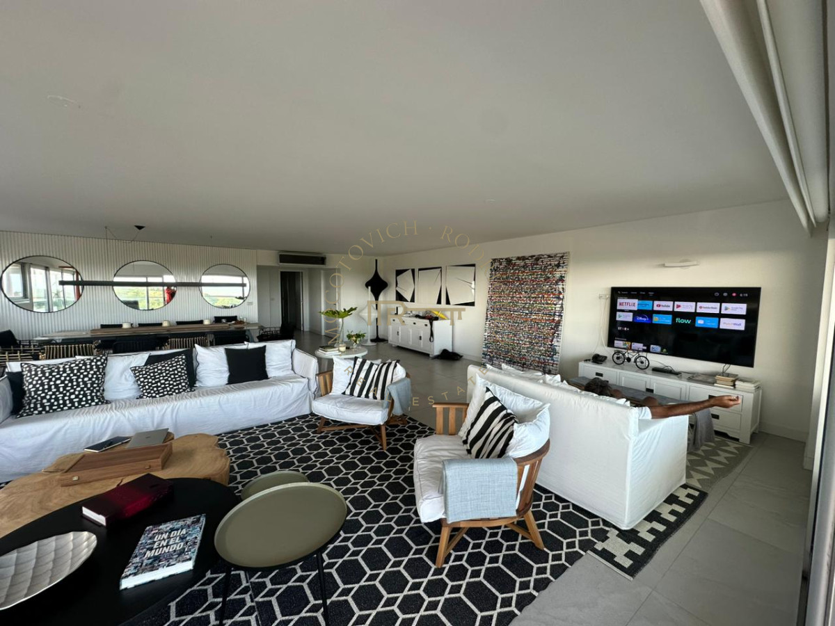 Apartamento ID.2906 - VENTA BRAVA PRIMERA LINEA PUNTA DEL ESTE