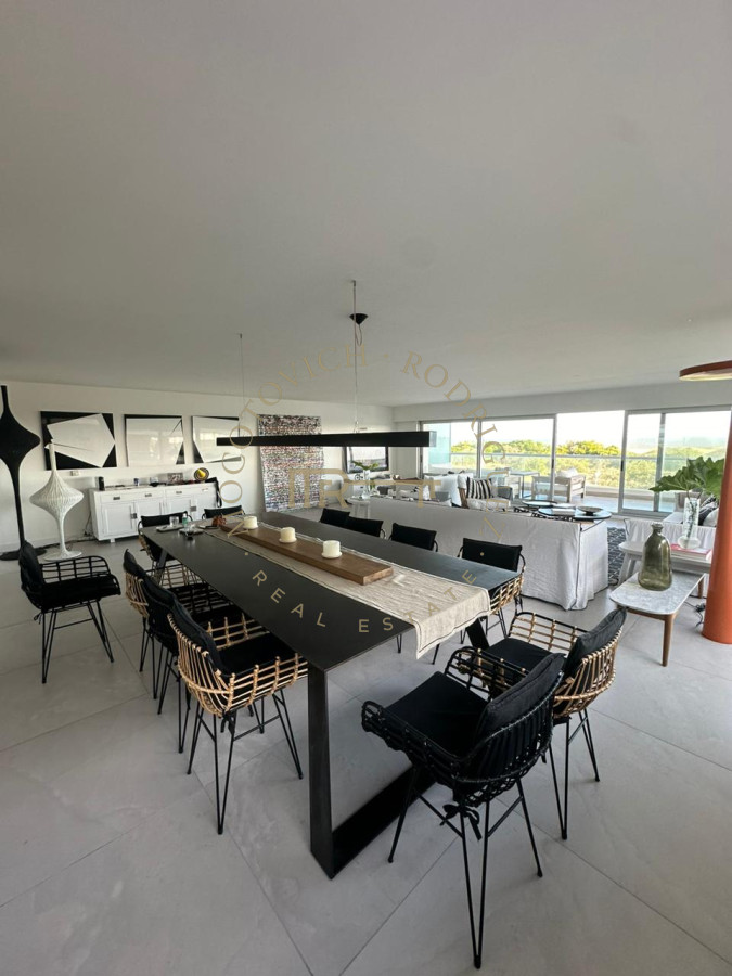 Apartamento ID.2906 - VENTA BRAVA PRIMERA LINEA PUNTA DEL ESTE
