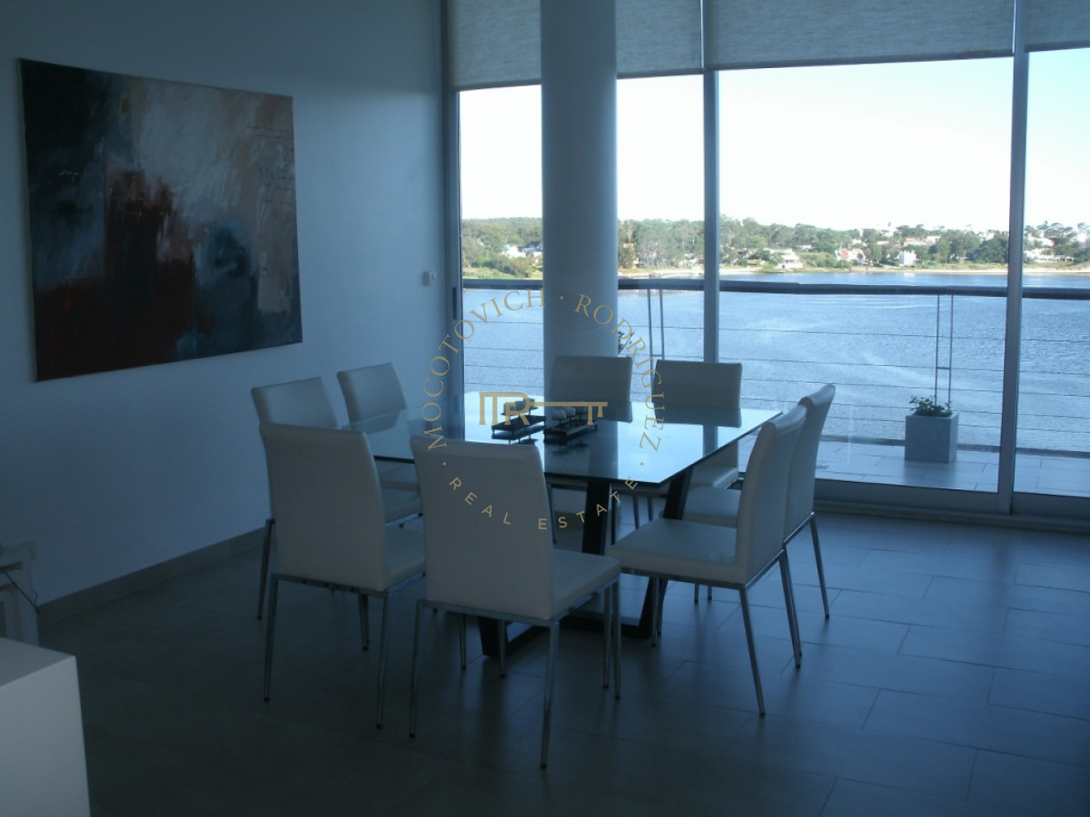 Apartamento ID.2878 - ALQUILER PENT HOUSE EN LA BARRA FRENTE DESEMBOCADURA ARROYO MALDONADO