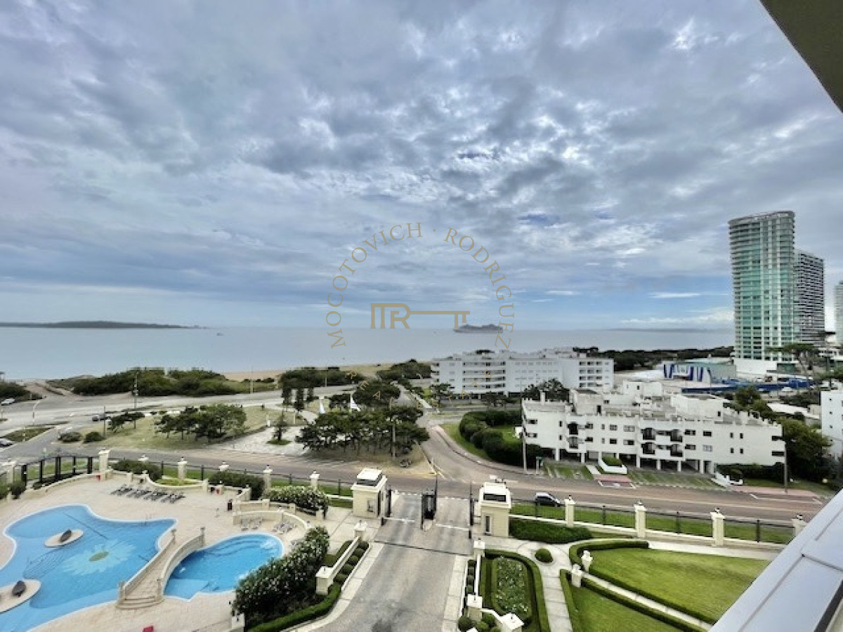 Apartamento ID.2065 - ALQUILER MANSA PRIMERA LINEA  DEPARTAMENTO 2 DORMITORIOS 2 BAÑOS GARAJE PISCINA MUCAMA