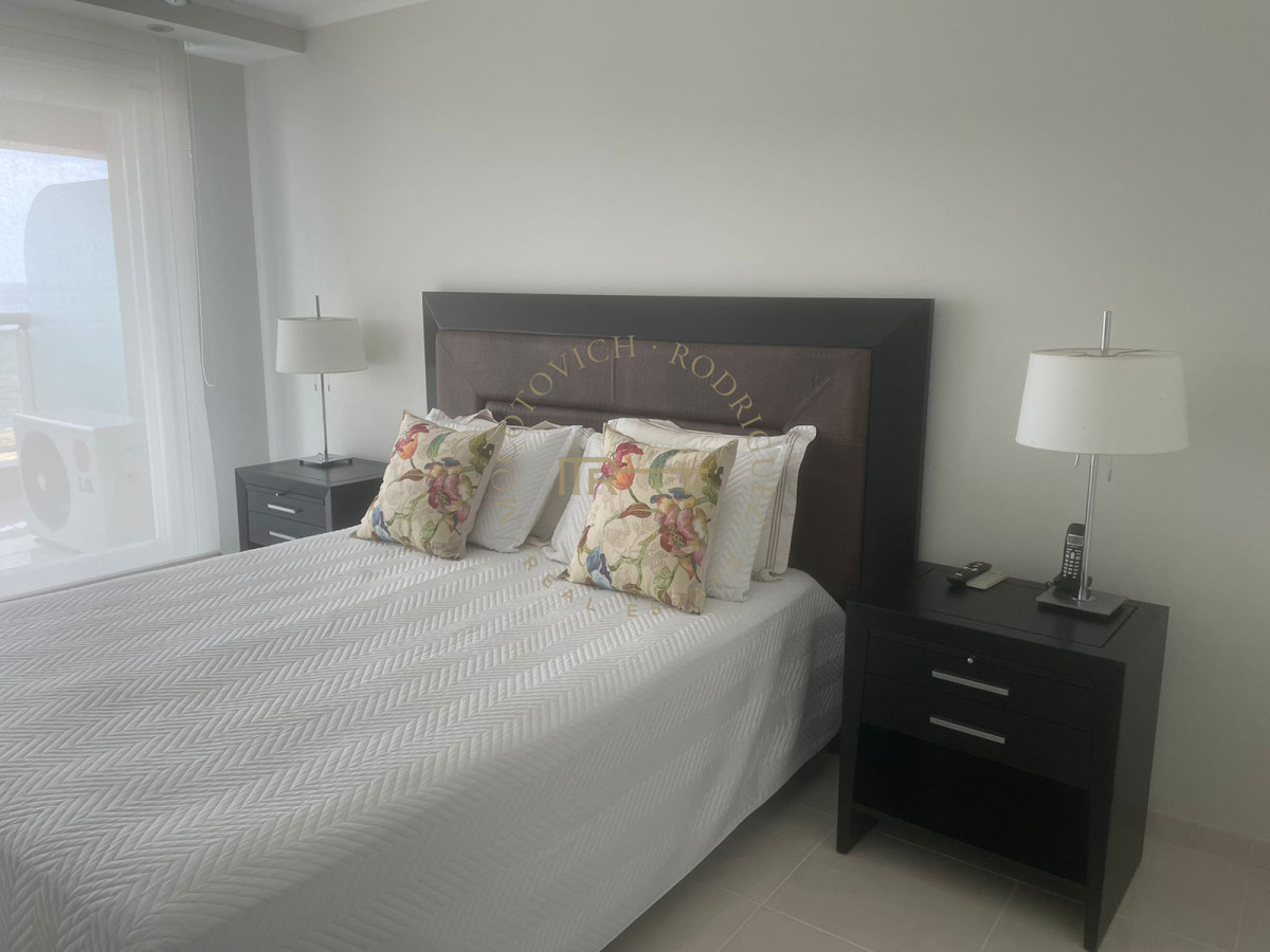 Apartamento ID.2087 - ALQUILER PUNTA DEL ESTE MANSA PRIMERA LINEA