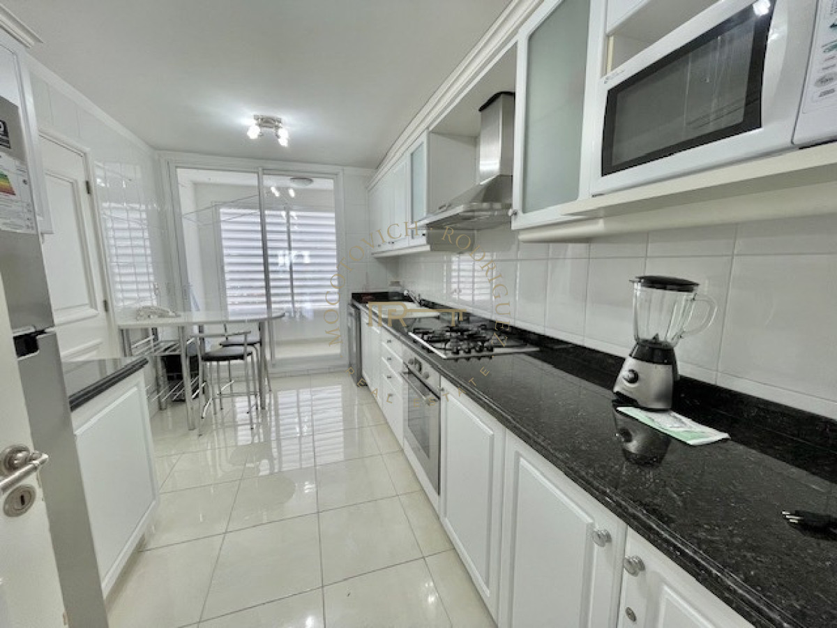 Apartamento ID.2065 - ALQUILER MANSA PRIMERA LINEA  DEPARTAMENTO 2 DORMITORIOS 2 BAÑOS GARAJE PISCINA MUCAMA