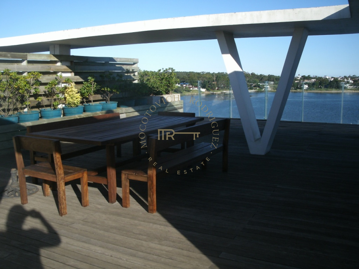 Apartamento ID.2878 - ALQUILER PENT HOUSE EN LA BARRA FRENTE DESEMBOCADURA ARROYO MALDONADO