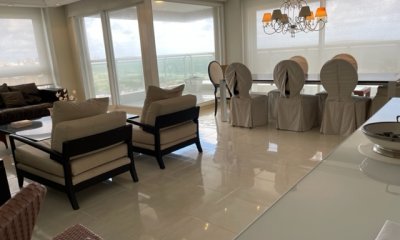 Venta apartamento 3 dormitorios mas dependencia de servicio en Playa Mansa, Punta del Este