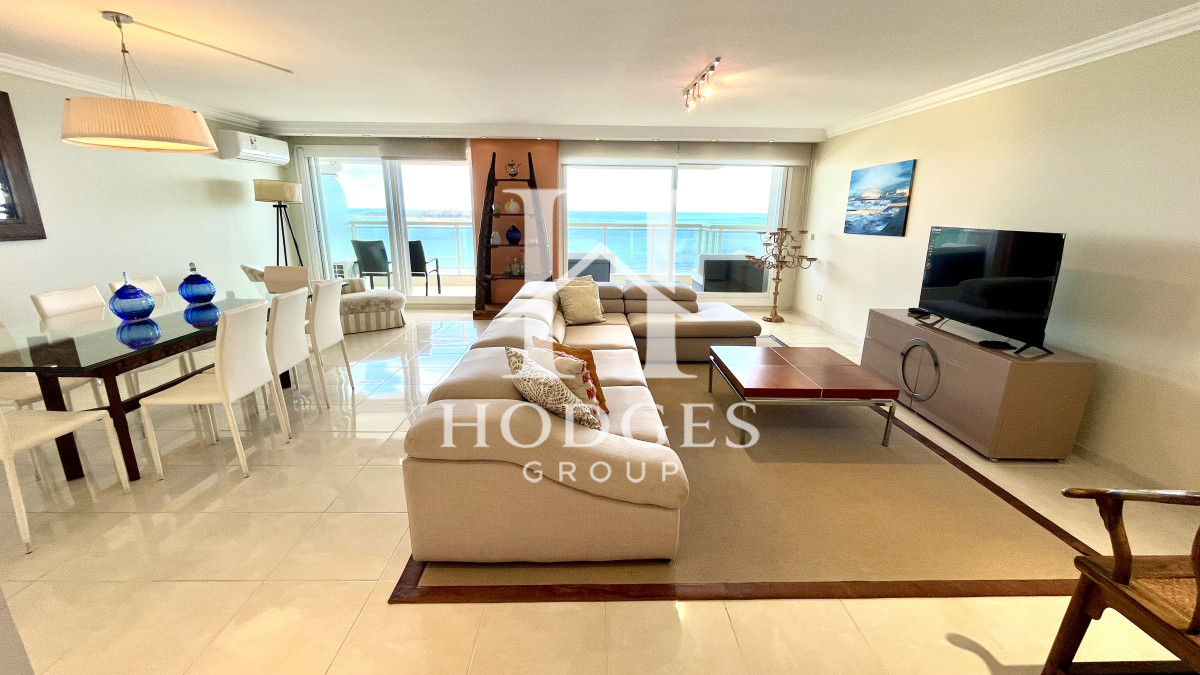 Apartamento ID.10 - En venta y alquiler, 4 dormitorios - playa mansa primera linea