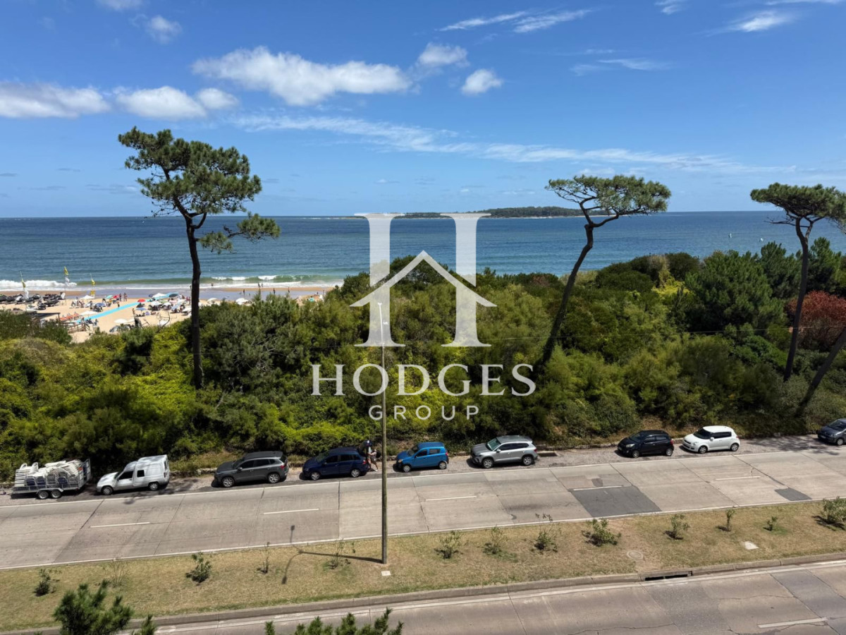 Apartamento ID.13 - Venta de Apartamento de 3 Suites + dependencia en primera línea de la Mansa