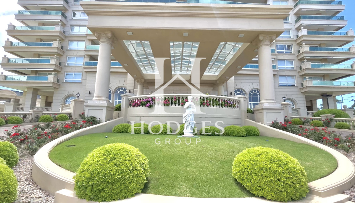 Apartamento ID.10 - En venta y alquiler, 4 dormitorios - playa mansa primera linea