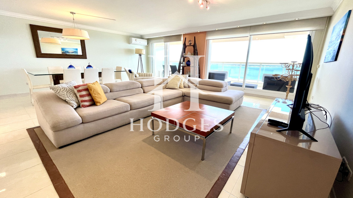 Apartamento ID.10 - En venta y alquiler, 4 dormitorios - playa mansa primera linea