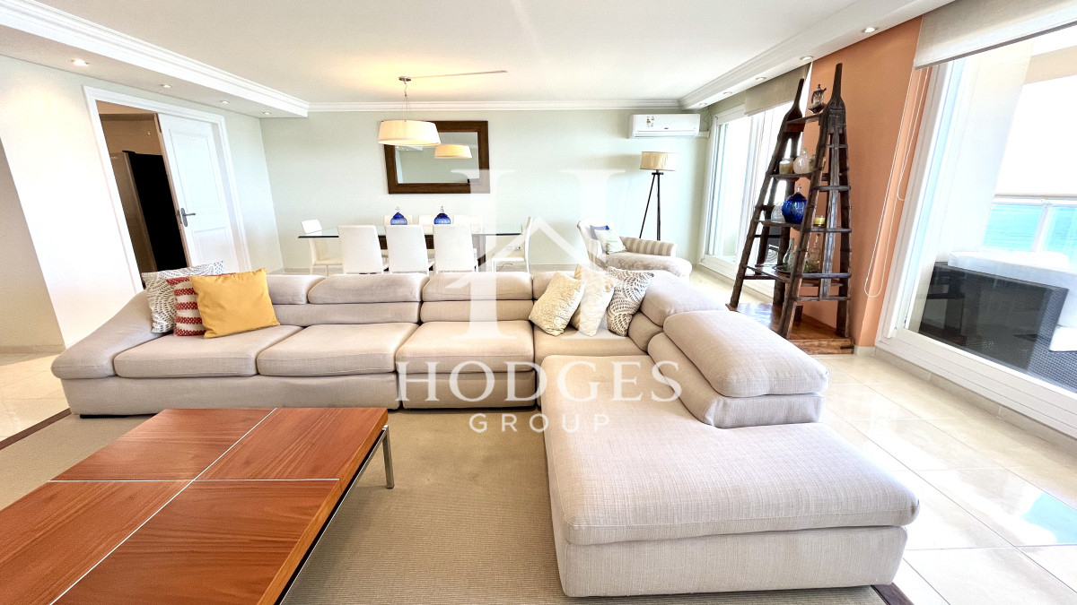Apartamento ID.10 - En venta y alquiler, 4 dormitorios - playa mansa primera linea