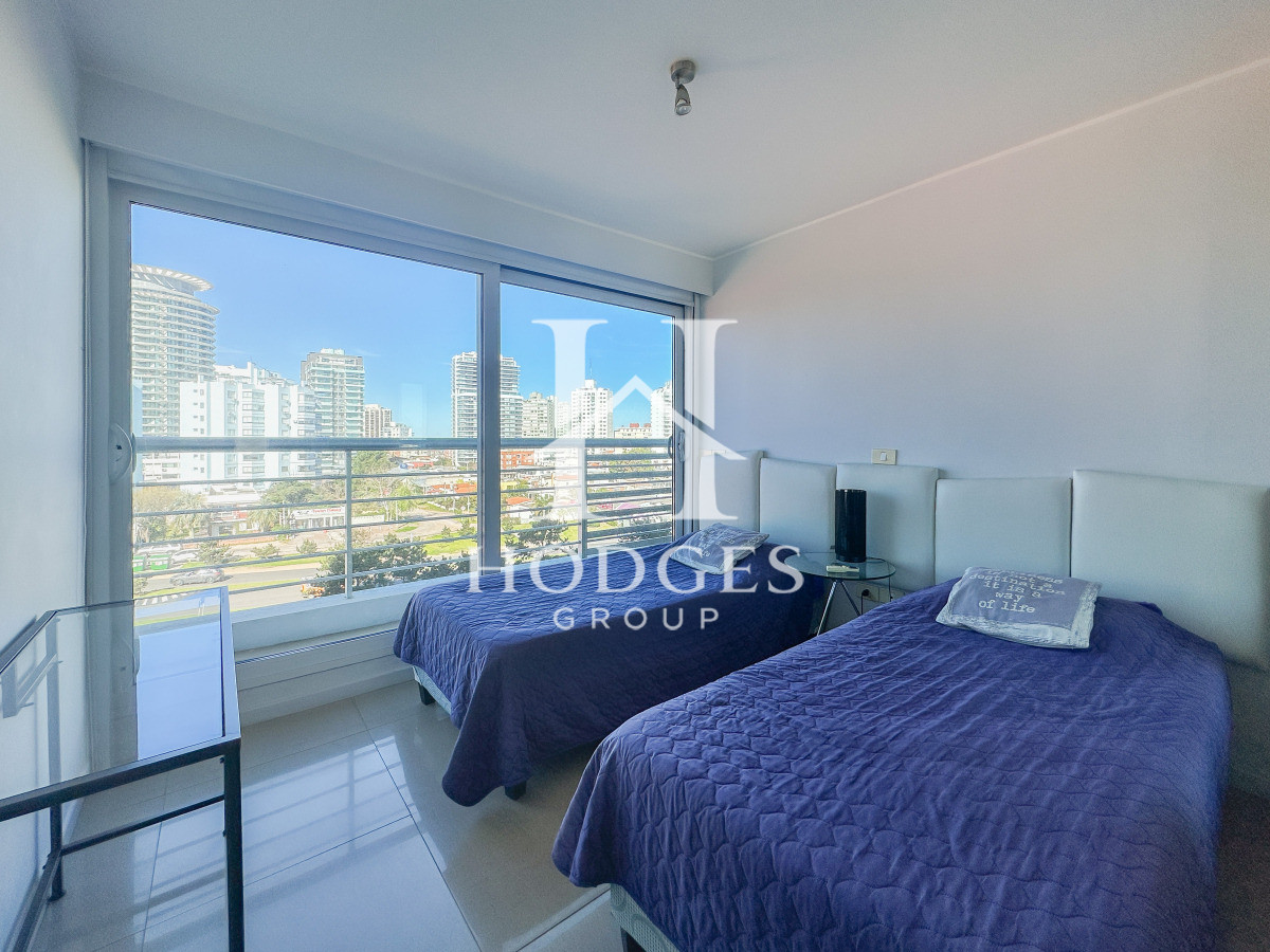Apartamento ID.9 - Apartamento en playa mansa, 3 dormitorios