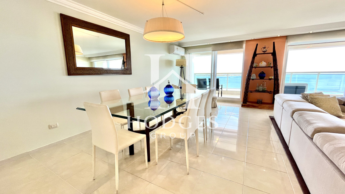 Apartamento ID.10 - En venta y alquiler, 4 dormitorios - playa mansa primera linea