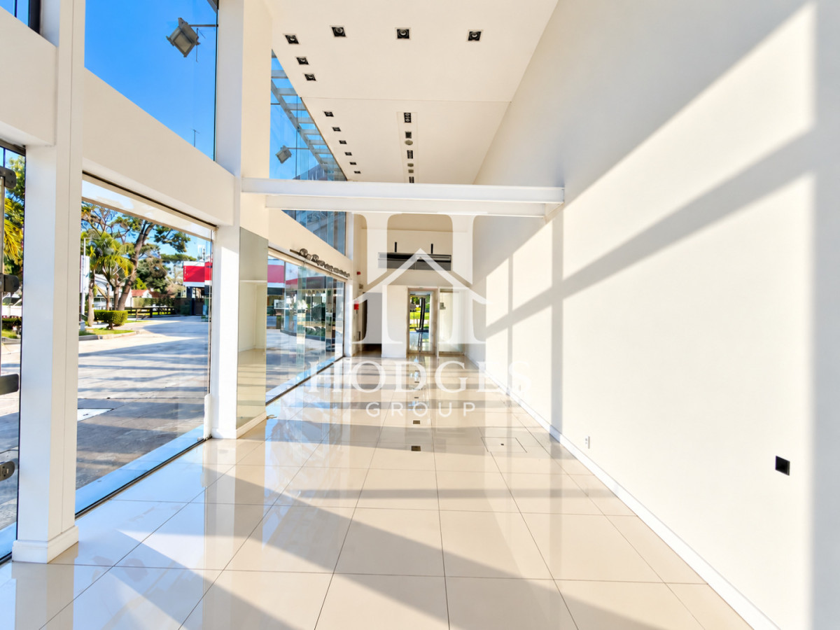 Local Comercial ID.494 - Alquiler Anual Local Comercial en Roosevelt - Punta del Este