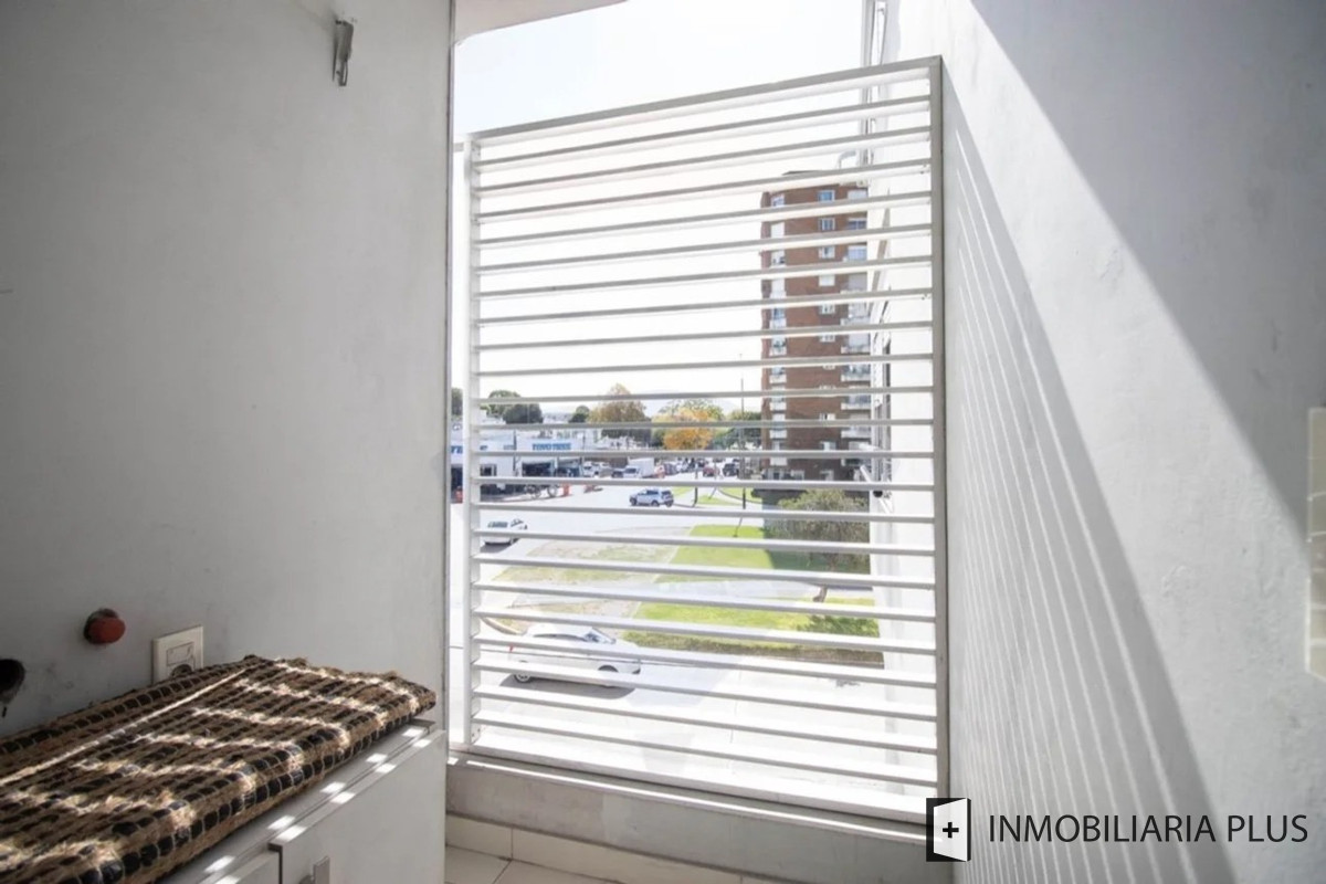 Apartamento ID.1546 - Alquiler de Apartamento de 3 Dormitorios, 2 Baños y garaje en Malvín Montevideo
