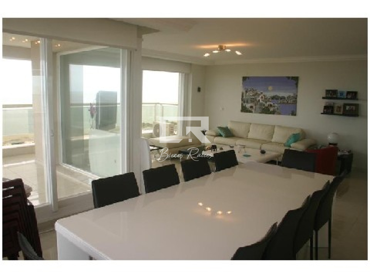 Apartamento ID.812 - APARTAMENTO VENTA ALQUILER PUNTA DEL ESTE MANSA PRIMERA LINEA