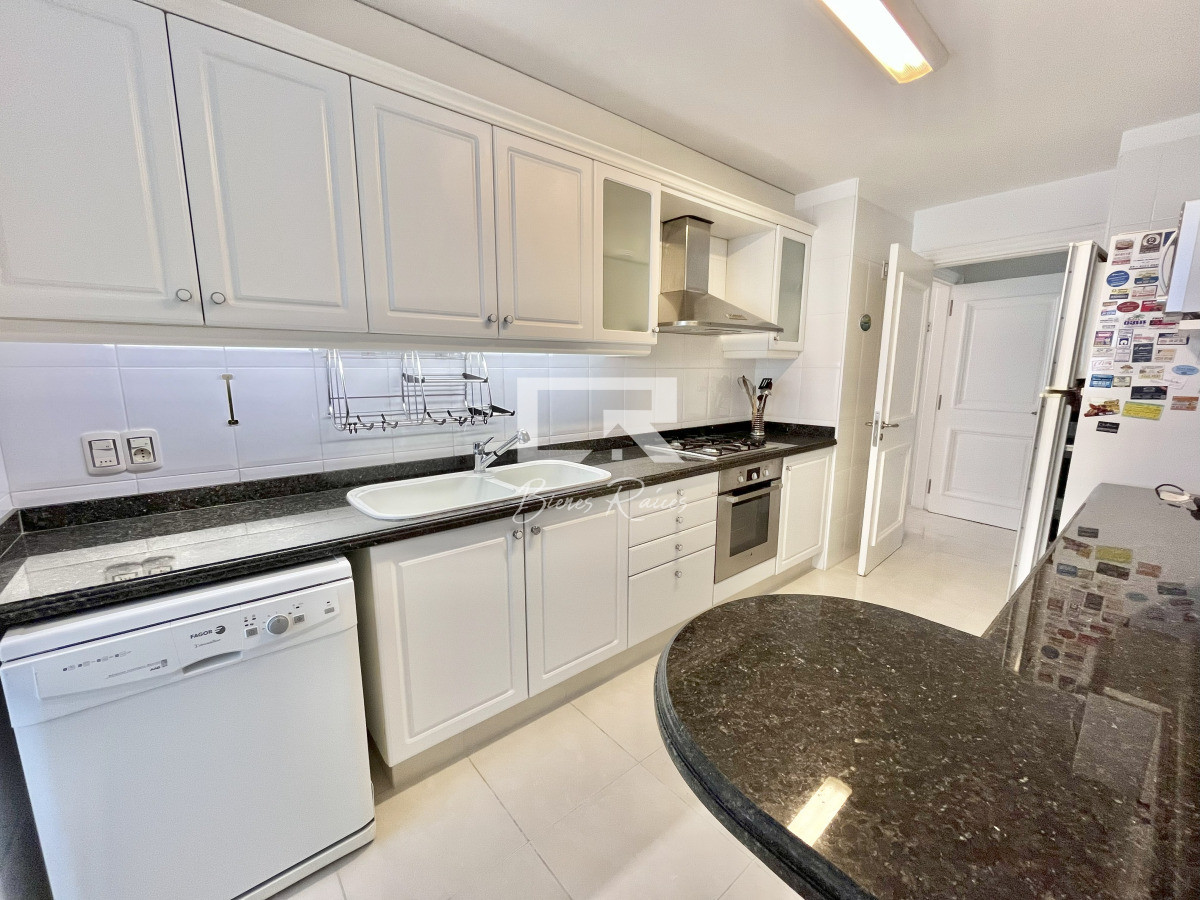 Apartamento ID.812 - APARTAMENTO VENTA ALQUILER PUNTA DEL ESTE MANSA PRIMERA LINEA