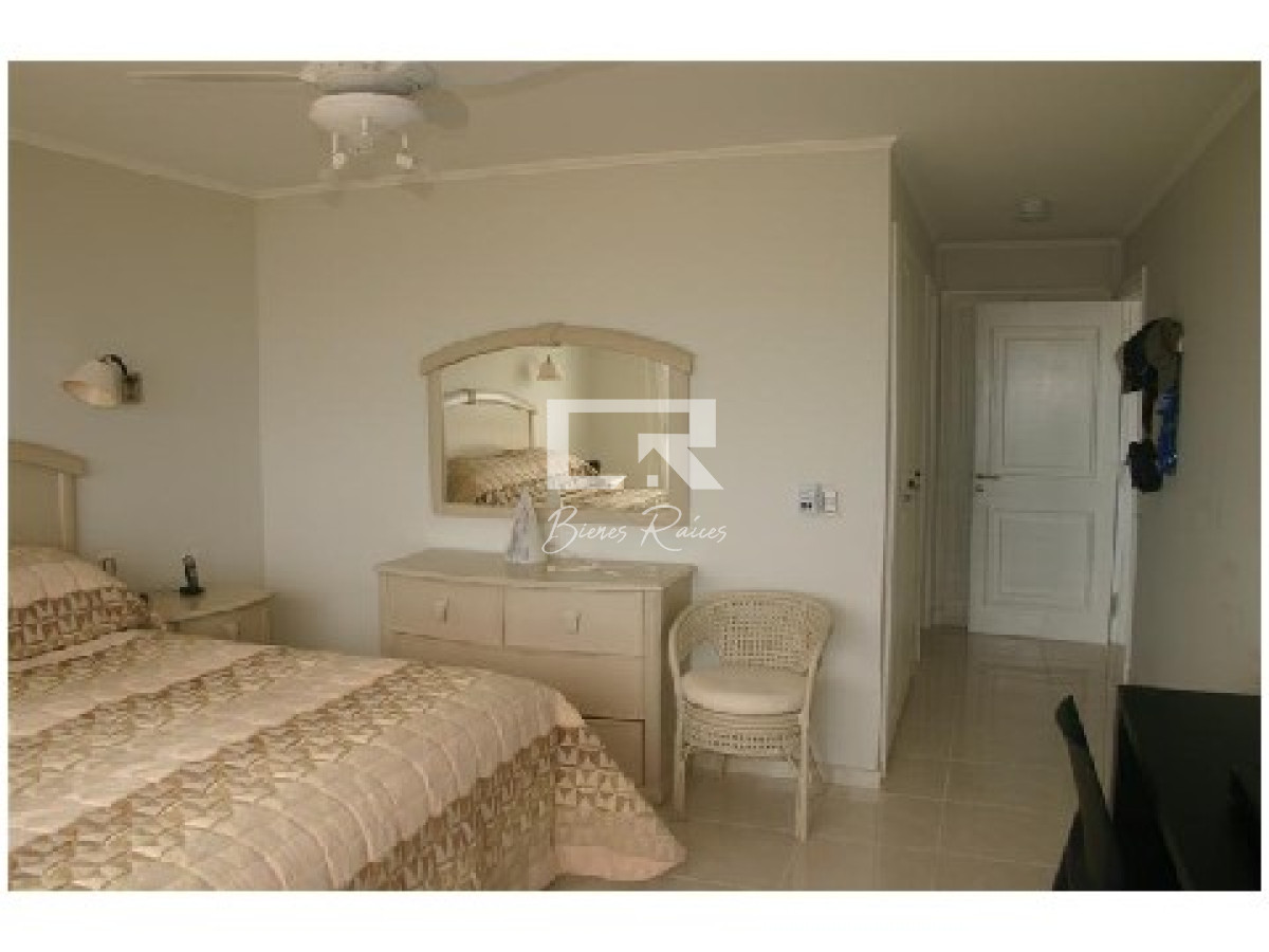Apartamento ID.812 - APARTAMENTO VENTA ALQUILER PUNTA DEL ESTE MANSA PRIMERA LINEA