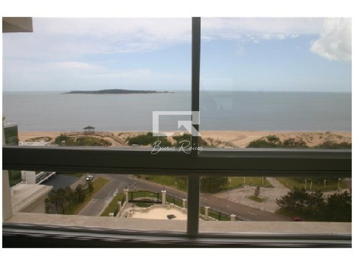 Apartamento ID.812 - APARTAMENTO VENTA ALQUILER PUNTA DEL ESTE MANSA PRIMERA LINEA