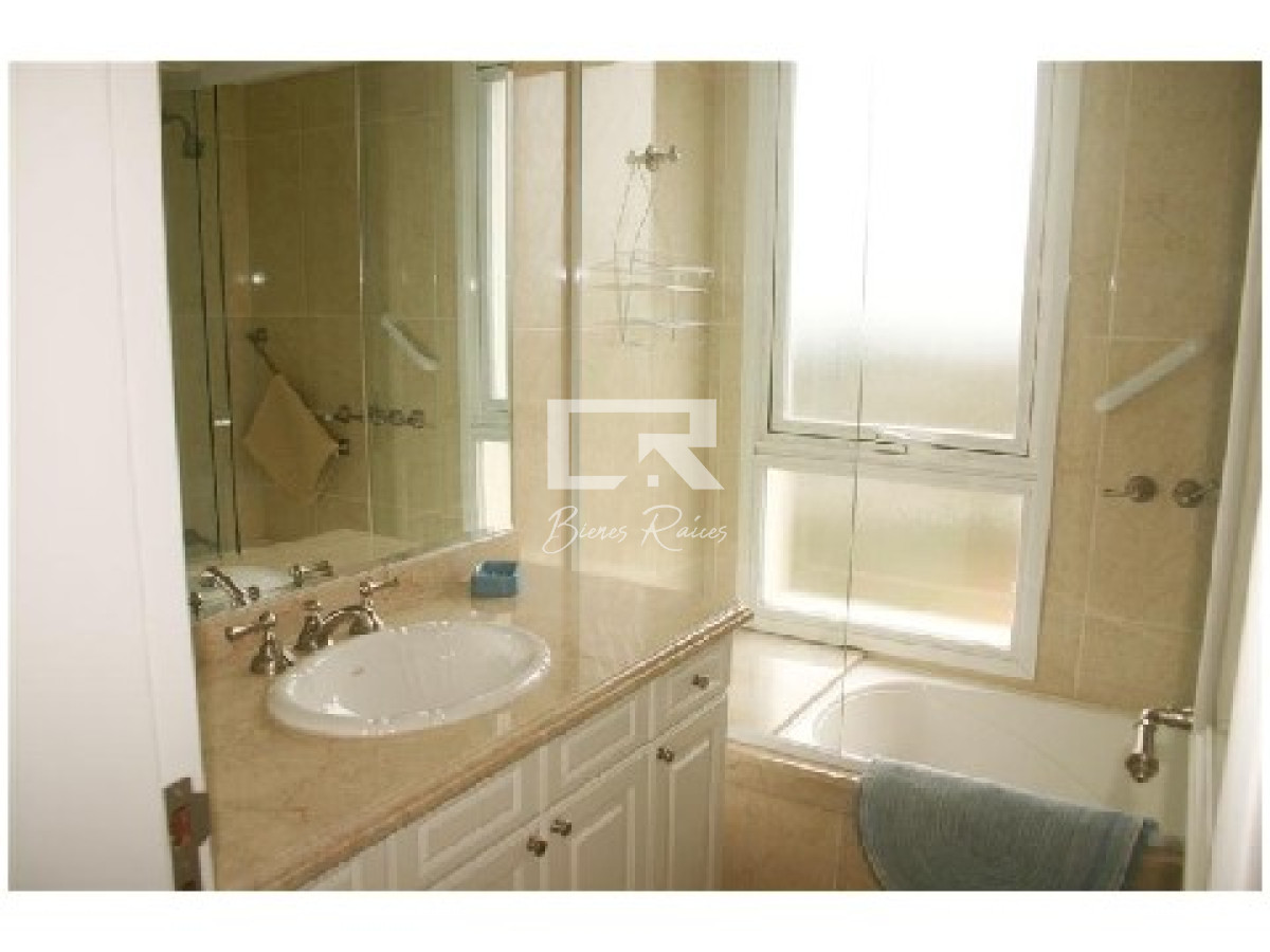 Apartamento ID.812 - APARTAMENTO VENTA ALQUILER PUNTA DEL ESTE MANSA PRIMERA LINEA