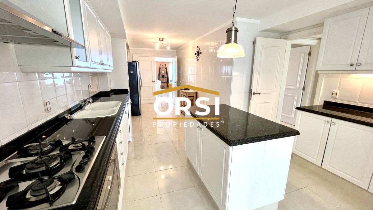 Apartamento ID.196 - VENTA ALQUILER PUNTA DEL ESTE MANSA PRIMERA LINEA 