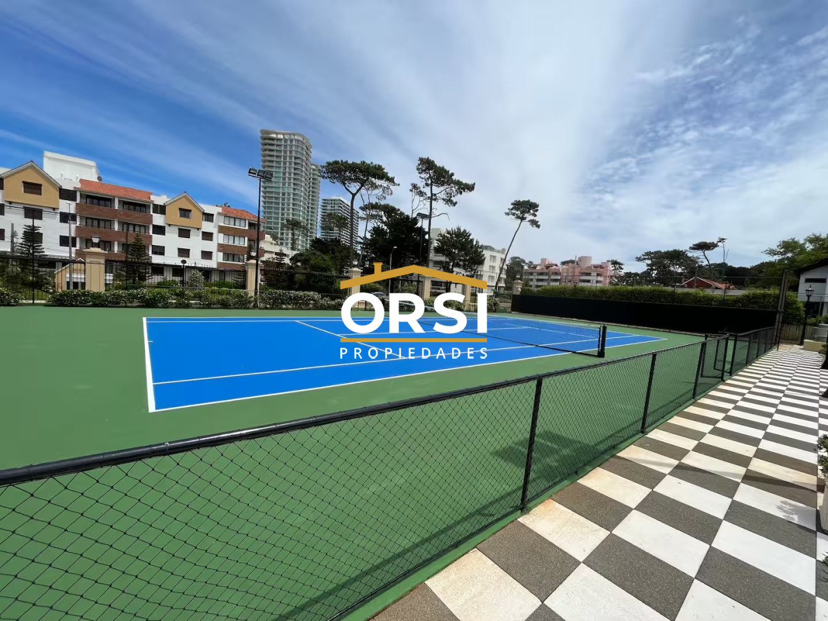 Apartamento ID.196 - VENTA ALQUILER PUNTA DEL ESTE MANSA PRIMERA LINEA 