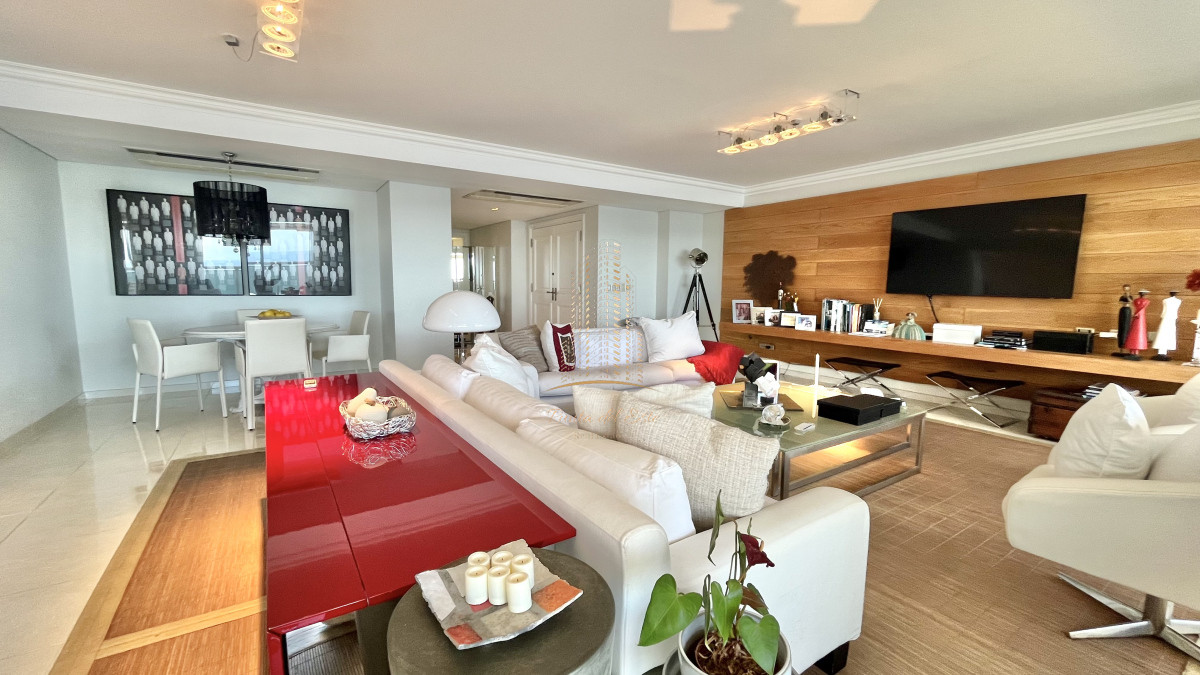 Apartamento ID.977 - VENTA ALQUILER APARTAMENTO PRIMERA LINEA MANSA PUNTA DEL ESTE
