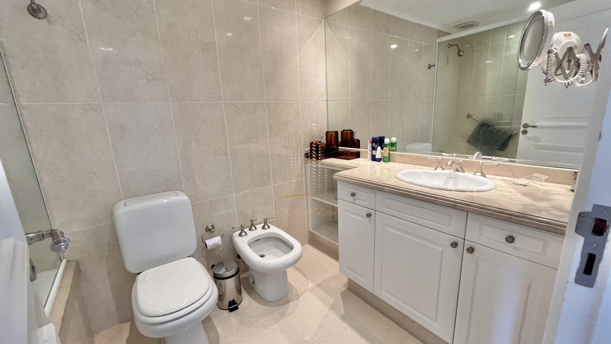 Apartamento ID.977 - VENTA ALQUILER APARTAMENTO PRIMERA LINEA MANSA PUNTA DEL ESTE