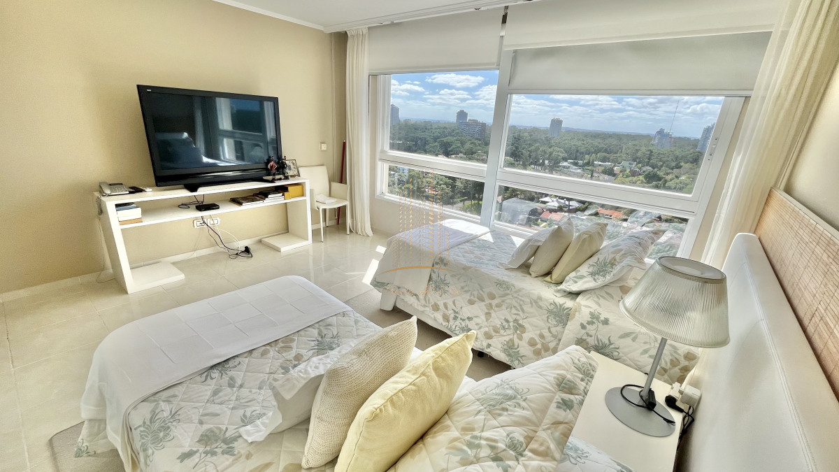Apartamento ID.977 - VENTA ALQUILER APARTAMENTO PRIMERA LINEA MANSA PUNTA DEL ESTE