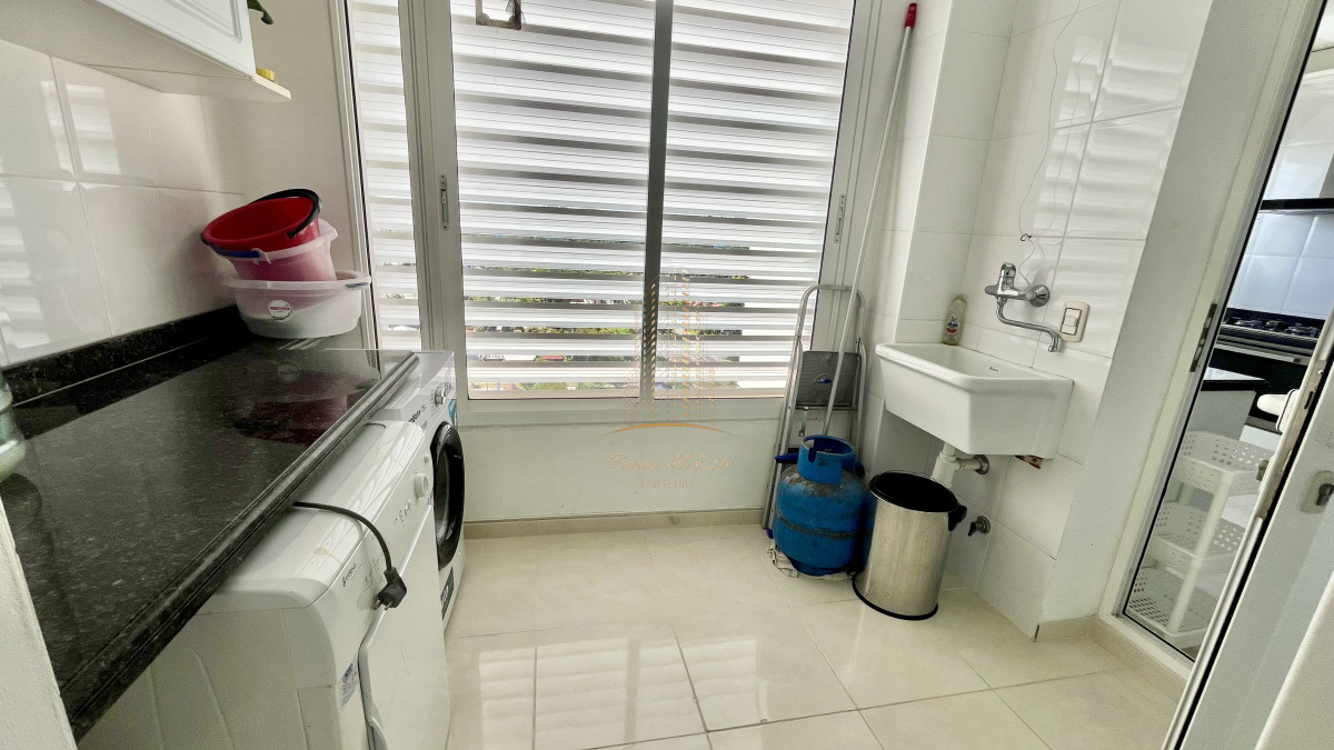 Apartamento ID.977 - VENTA ALQUILER APARTAMENTO PRIMERA LINEA MANSA PUNTA DEL ESTE